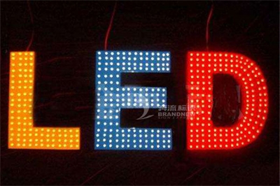 沖孔發光字閃爍的原因