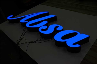 無邊發光字的特性