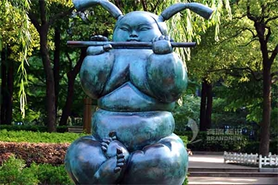 玻璃鋼人物雕塑特點