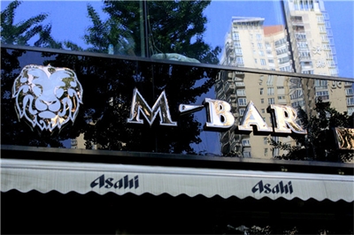 亞克力板在商業(yè)廣場標識系統(tǒng)的應(yīng)用